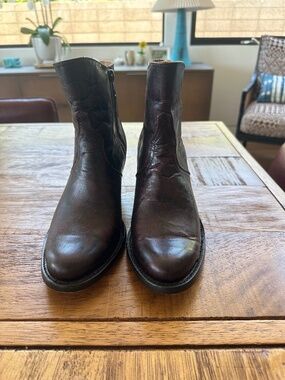Lucchese womens cowboy boots size 7B, mahogany, zipper, new, cushion insole